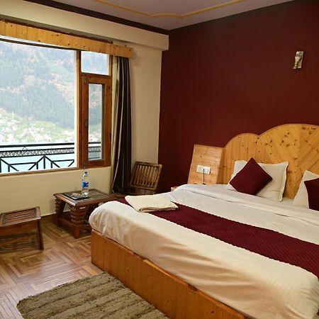 Krishana Cottage A Pure Veg !!!300 M From Hadimba Temple!!!Balcony Rooms!!!Veg Restaurant!!!Couple Friendly!!!Family Cottage!!! 马拉里 外观 照片